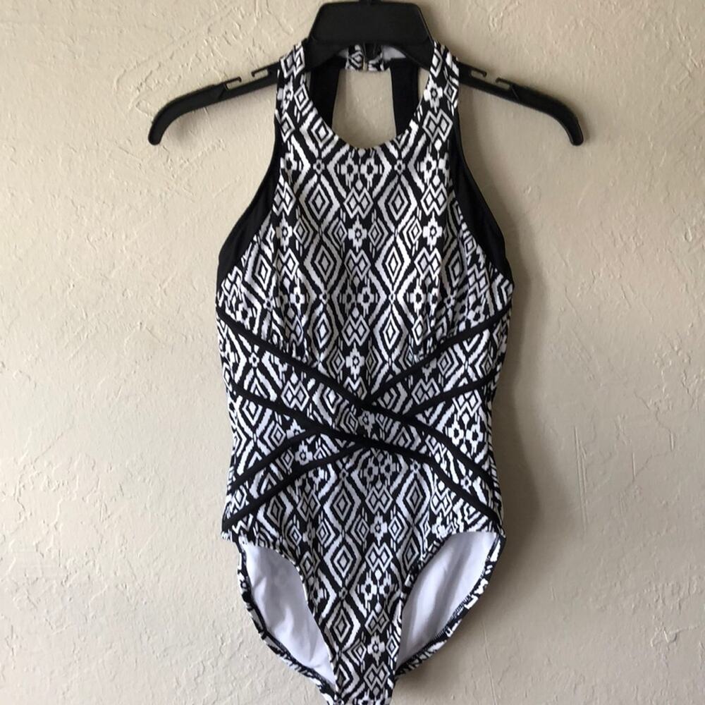 NWT One Piece Black and White Swimsuit Size 8